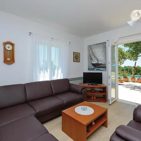 Ferienhaus Beautiful In Mocici